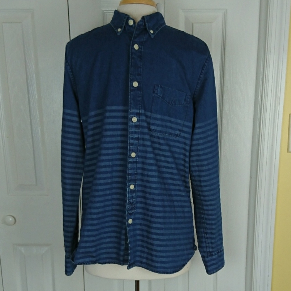 Arizona Jean Co chambray button down top